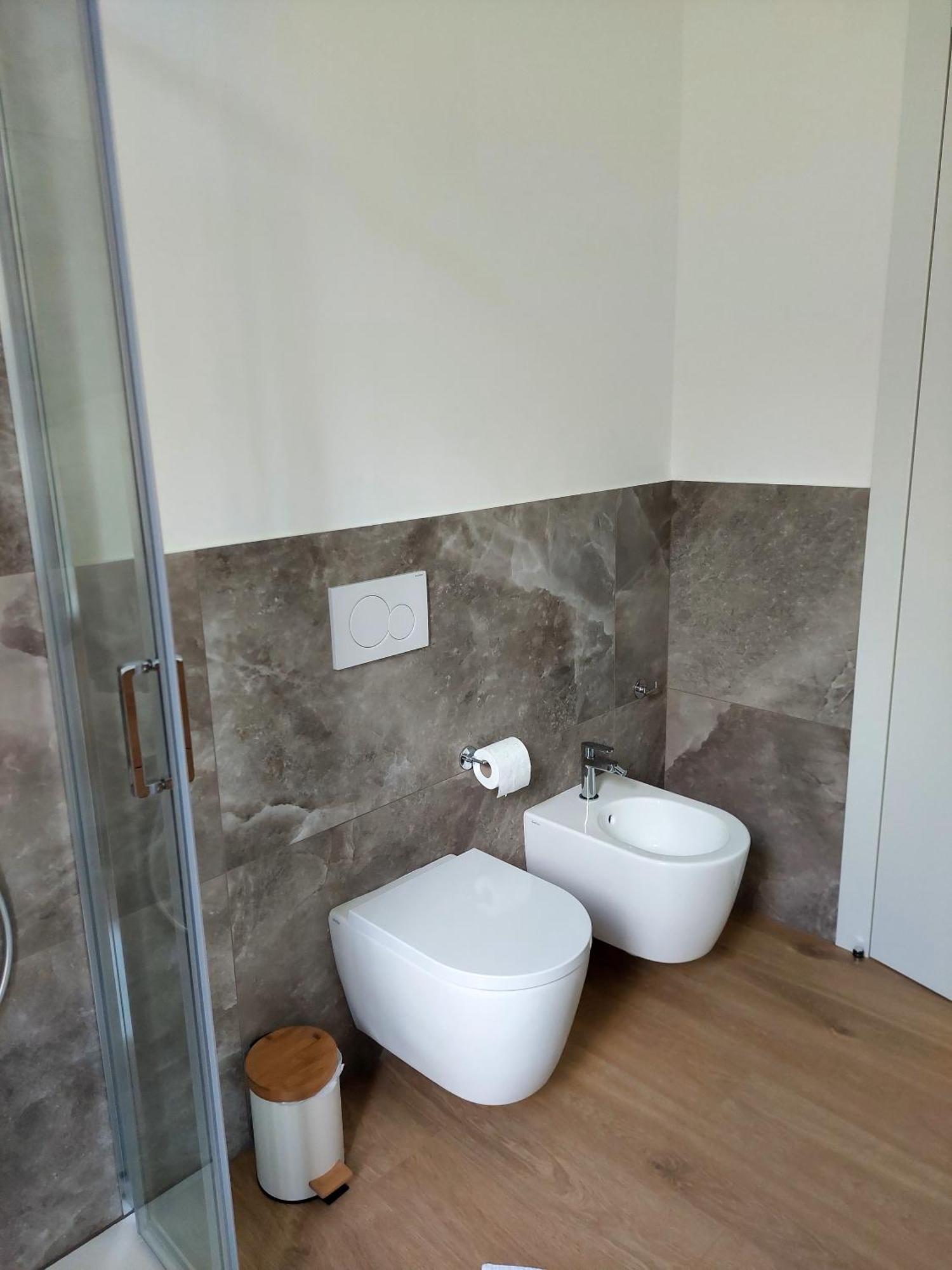Appartamento Casa Corso Matteotti 16 Lecco Esterno foto